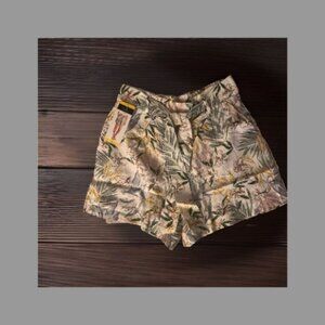 Dalia Ladies' Linen Blend Short